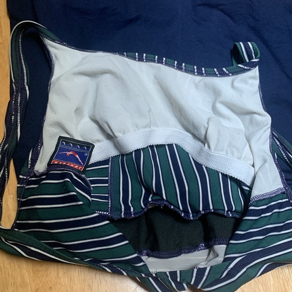 Jantzen one piece swimsuit with built in bra and shorts. See photos for - Picture 7 of 16